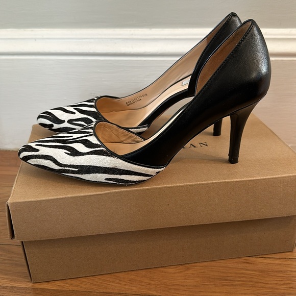 Cole Haan size 6.5 high line zebra pump! Excellent condition - Picture 2 of 7